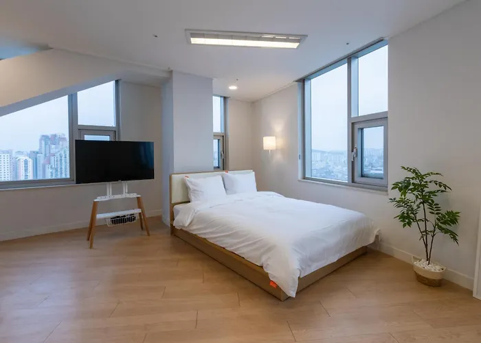 "grand Opened" Maxtyle Dongdaemun 首爾