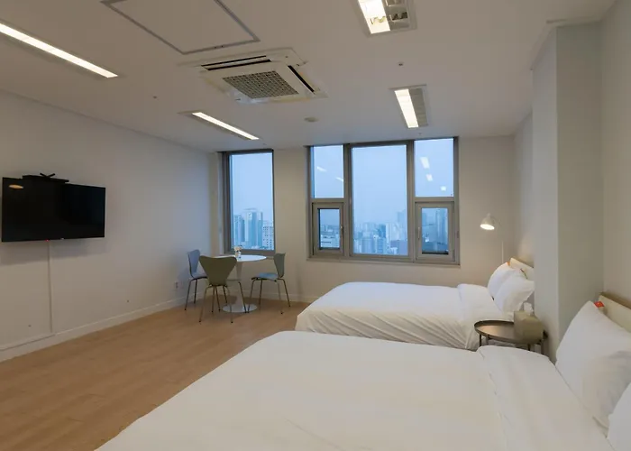 "grand Opened" Maxtyle Dongdaemun 首爾